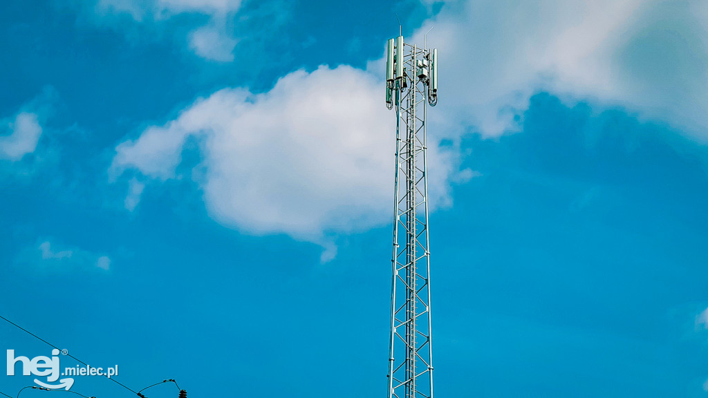 Dwa nowe nadajniki telefonii komórkowej