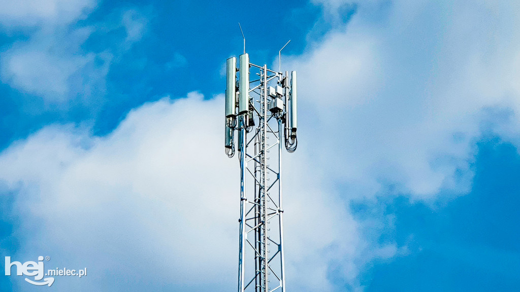 Dwa nowe nadajniki telefonii komórkowej