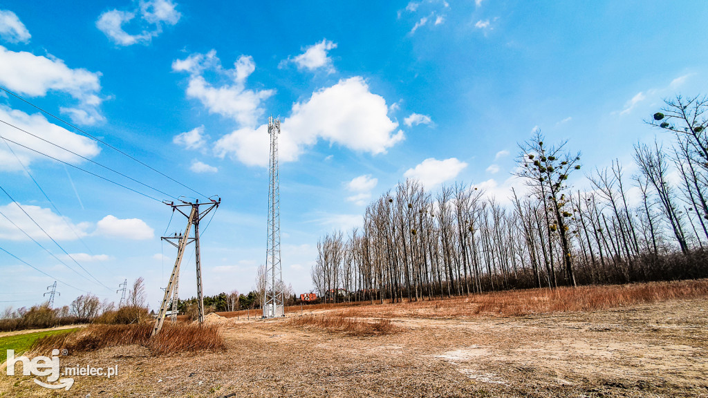 Dwa nowe nadajniki telefonii komórkowej
