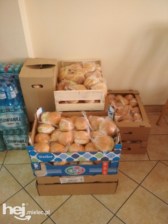 Tysiące bułek z powiatu na granicę