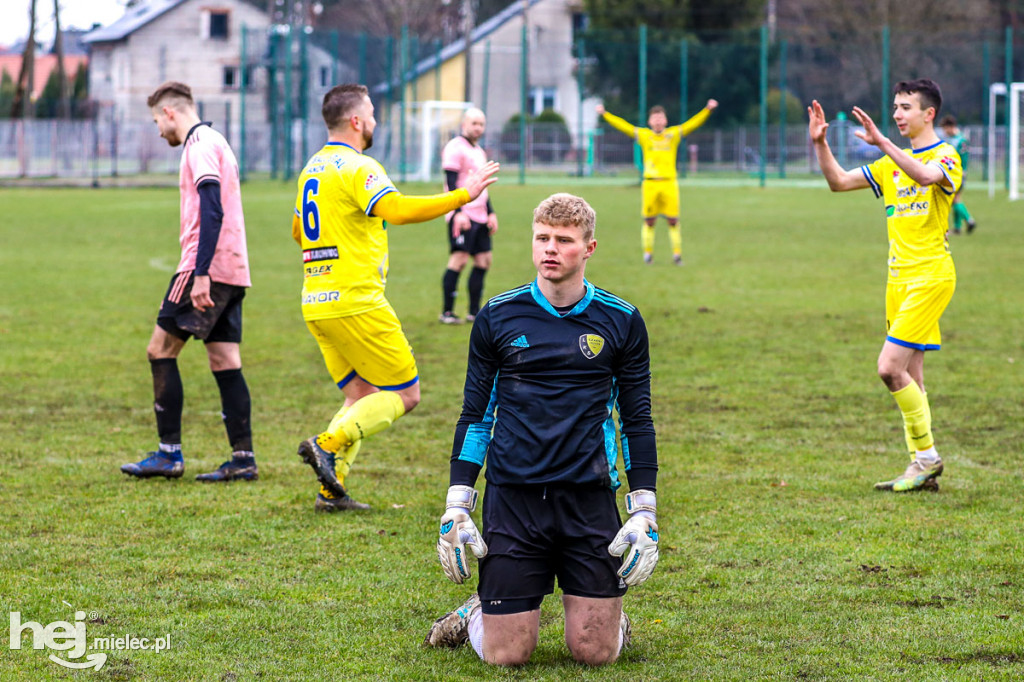 Czarni Trześń - Ekoball Stal Sanok