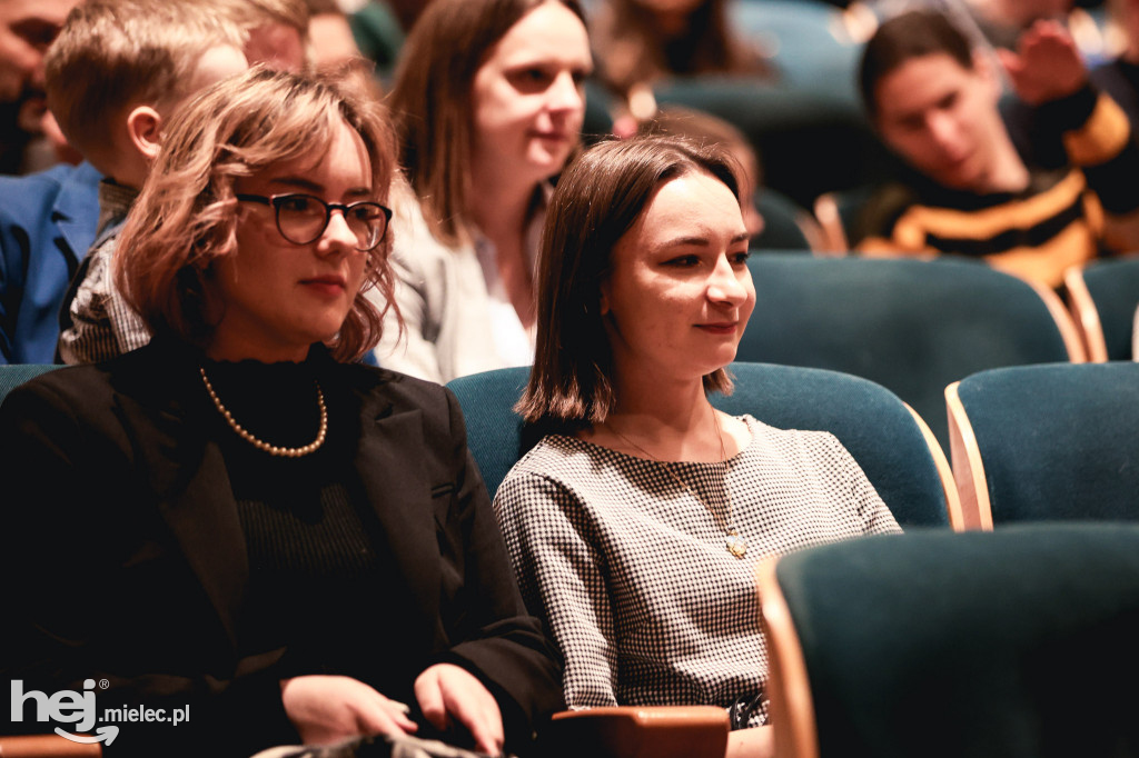 Koncert wielkanocny Zespołu Pieśni i Tańca Rzeszowiacy