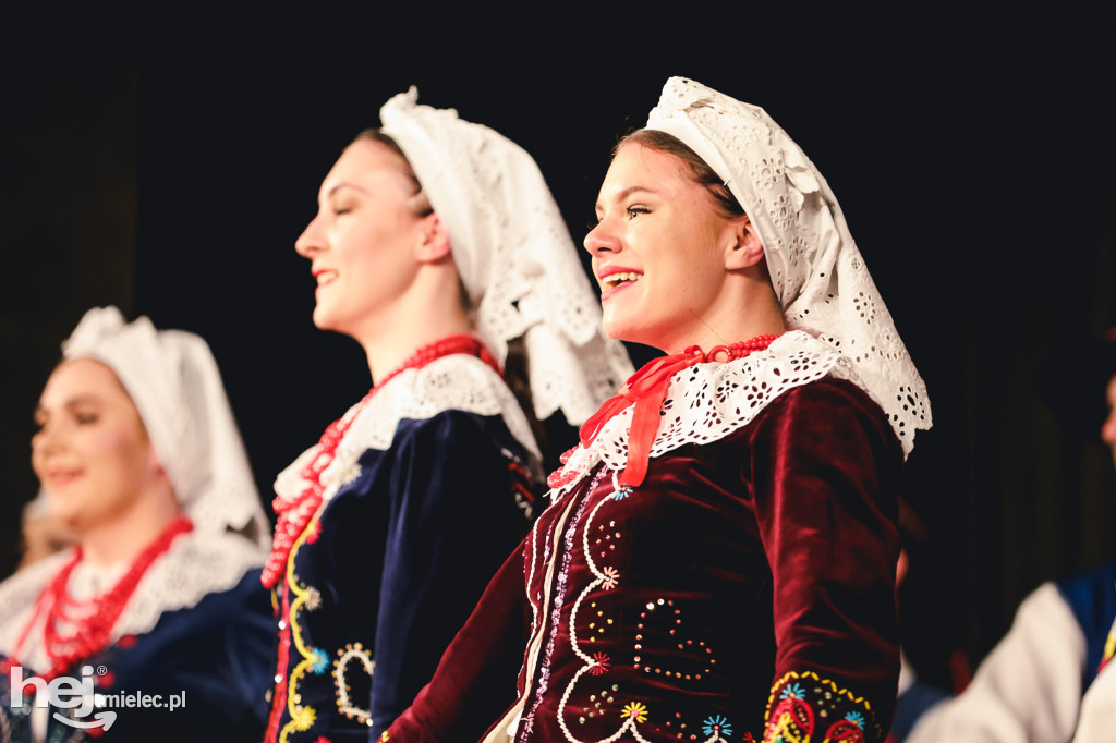 Koncert wielkanocny Zespołu Pieśni i Tańca Rzeszowiacy
