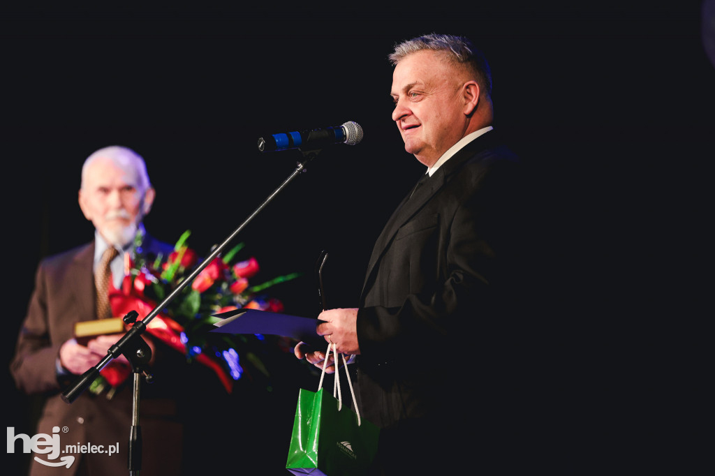 Koncert wielkanocny Zespołu Pieśni i Tańca Rzeszowiacy