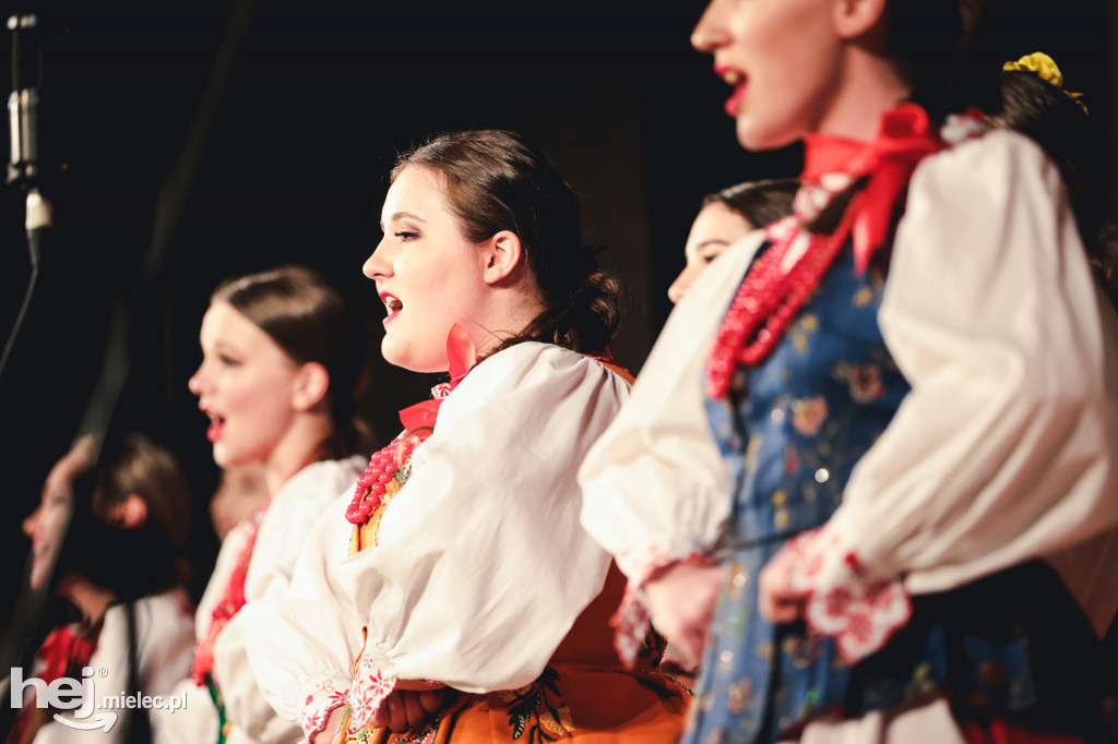 Koncert wielkanocny Zespołu Pieśni i Tańca Rzeszowiacy
