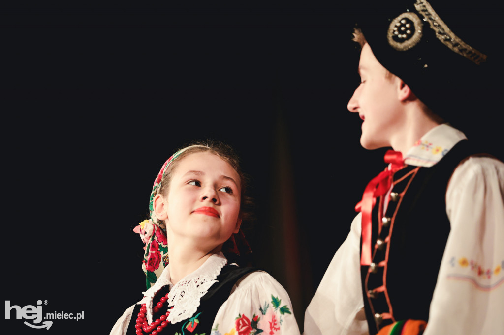 Koncert wielkanocny Zespołu Pieśni i Tańca Rzeszowiacy