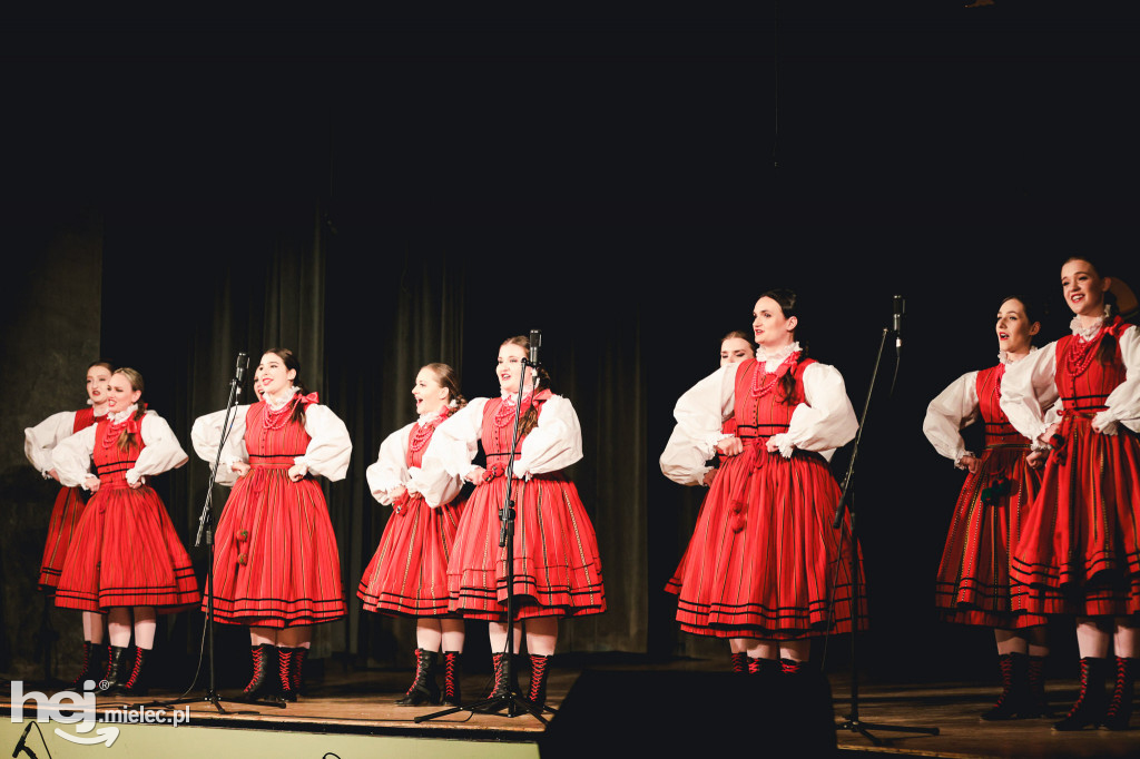 Koncert wielkanocny Zespołu Pieśni i Tańca Rzeszowiacy