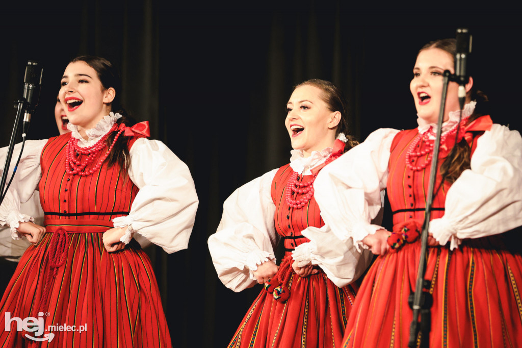 Koncert wielkanocny Zespołu Pieśni i Tańca Rzeszowiacy