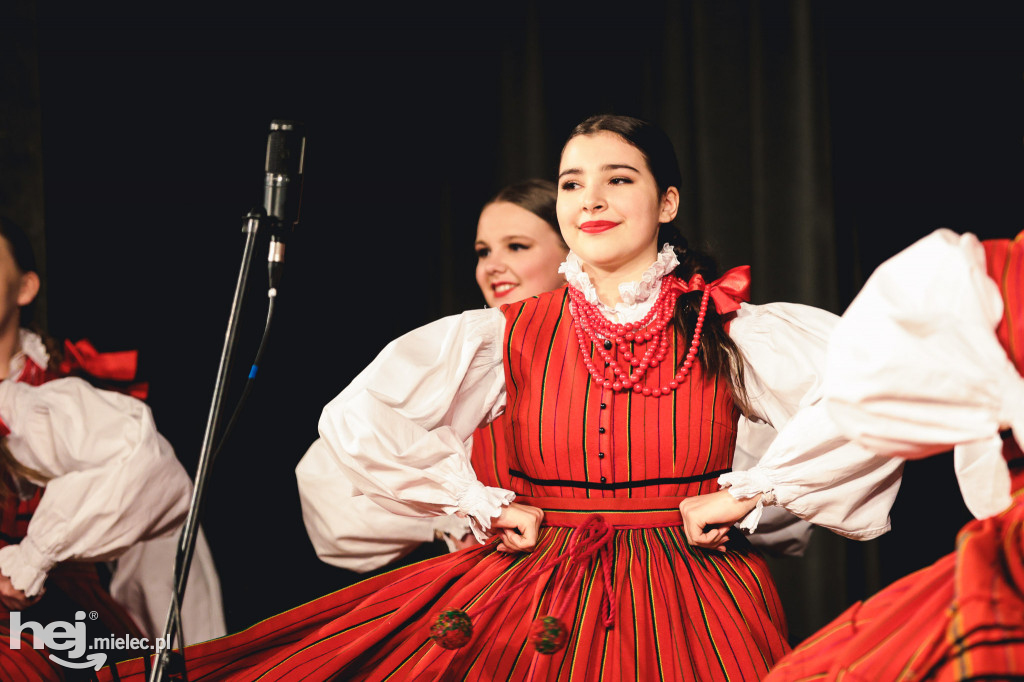 Koncert wielkanocny Zespołu Pieśni i Tańca Rzeszowiacy