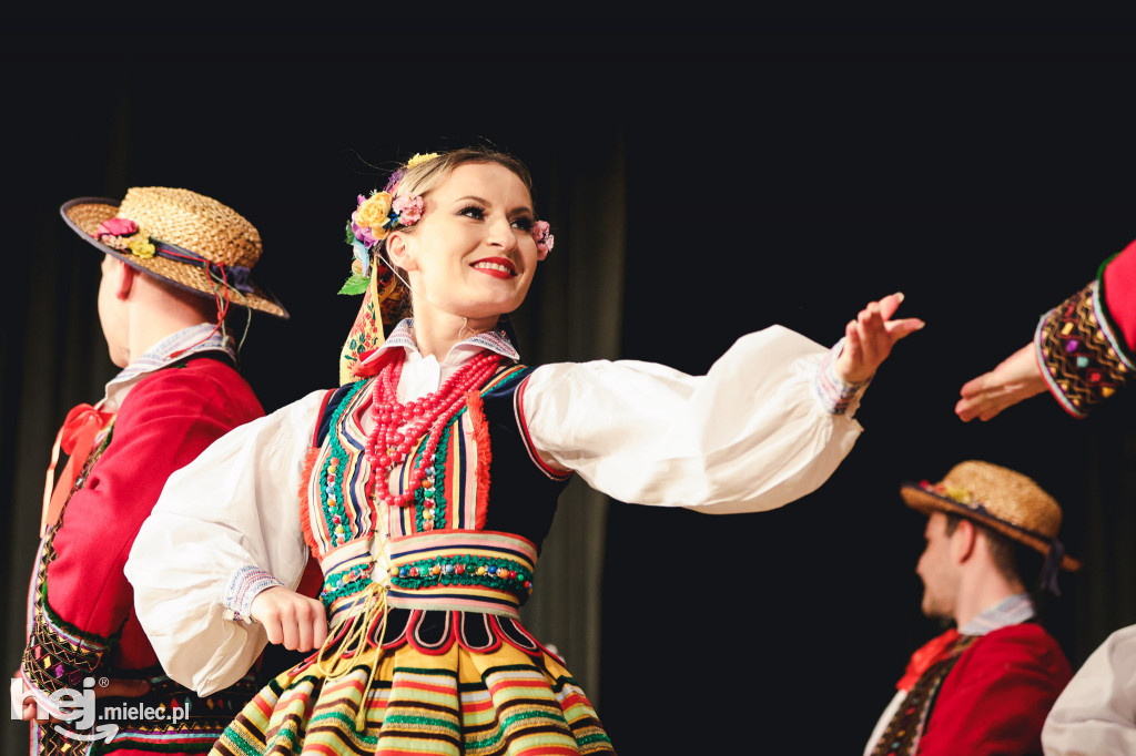 Koncert wielkanocny Zespołu Pieśni i Tańca Rzeszowiacy