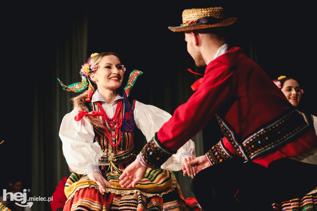 Koncert wielkanocny Zespołu Pieśni i Tańca Rzeszowiacy