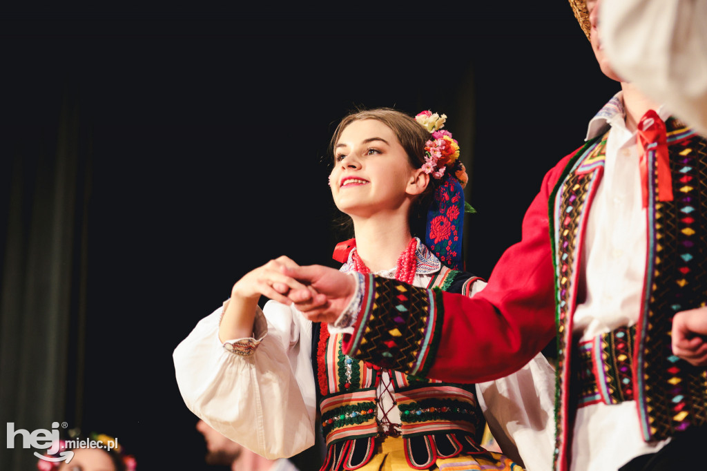 Koncert wielkanocny Zespołu Pieśni i Tańca Rzeszowiacy
