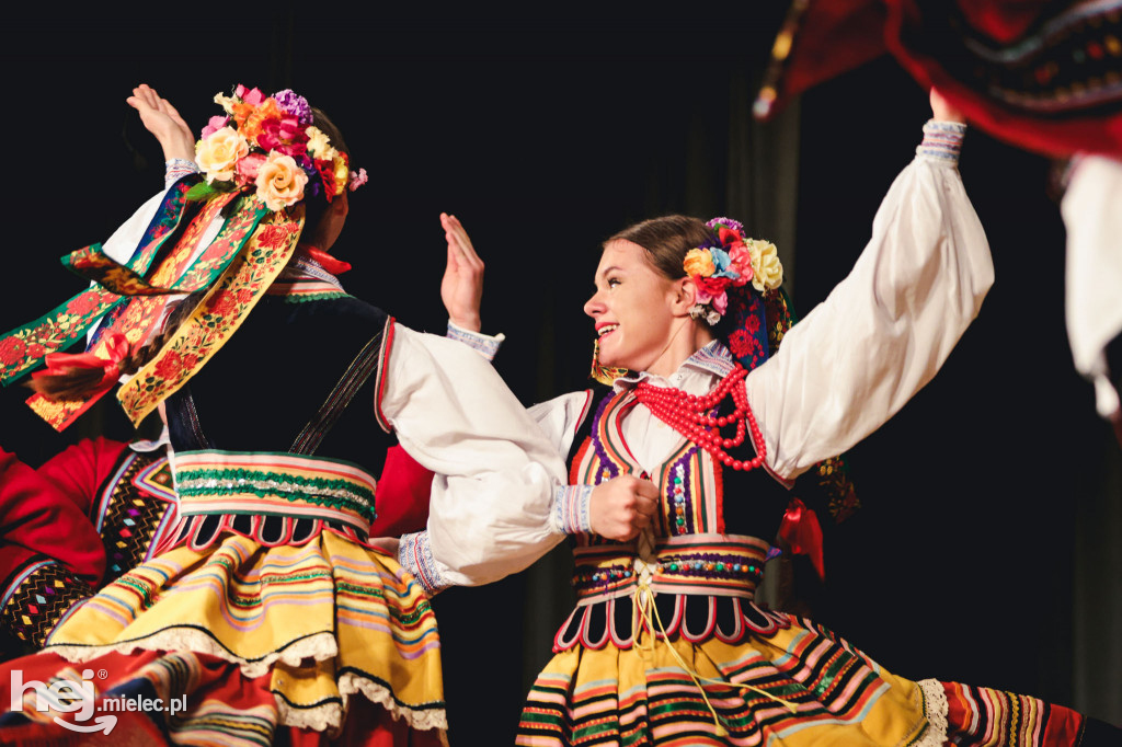 Koncert wielkanocny Zespołu Pieśni i Tańca Rzeszowiacy