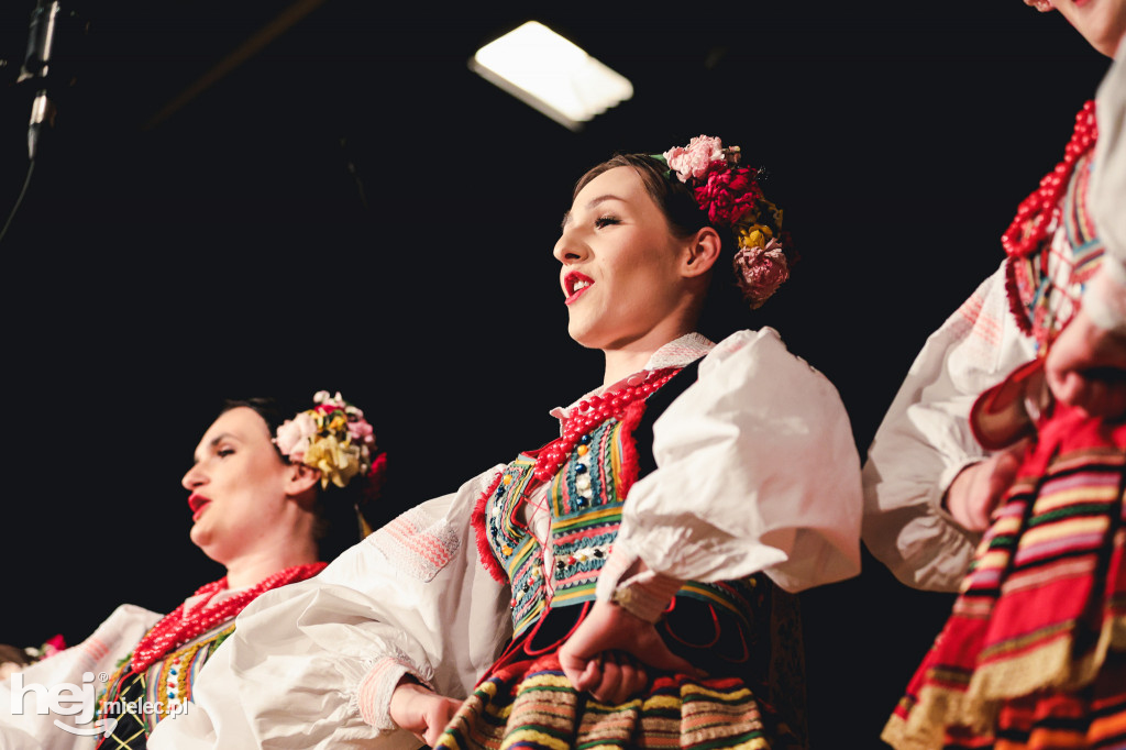 Koncert wielkanocny Zespołu Pieśni i Tańca Rzeszowiacy