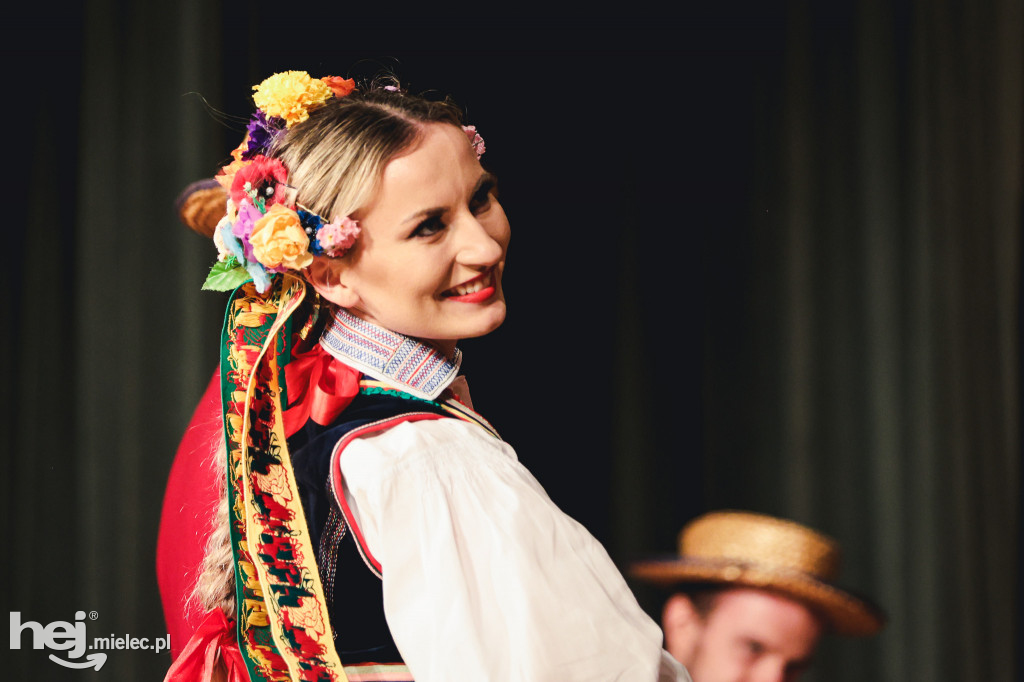 Koncert wielkanocny Zespołu Pieśni i Tańca Rzeszowiacy