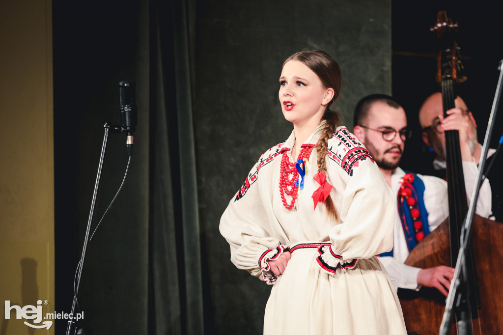 Koncert wielkanocny Zespołu Pieśni i Tańca Rzeszowiacy