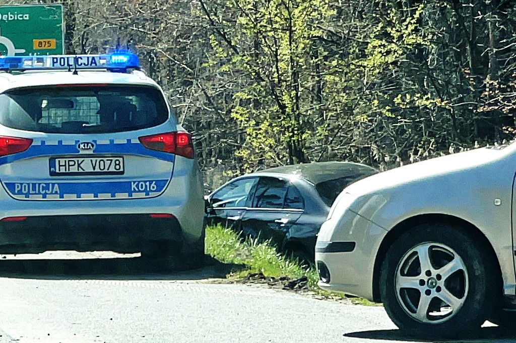 Kolizja trzech samochodów na obwodnicy