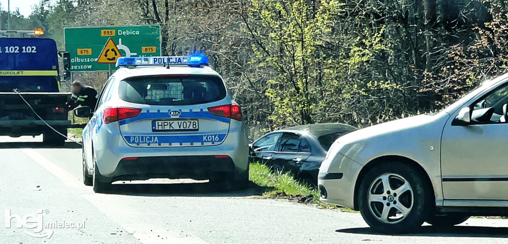 Kolizja trzech samochodów na obwodnicy