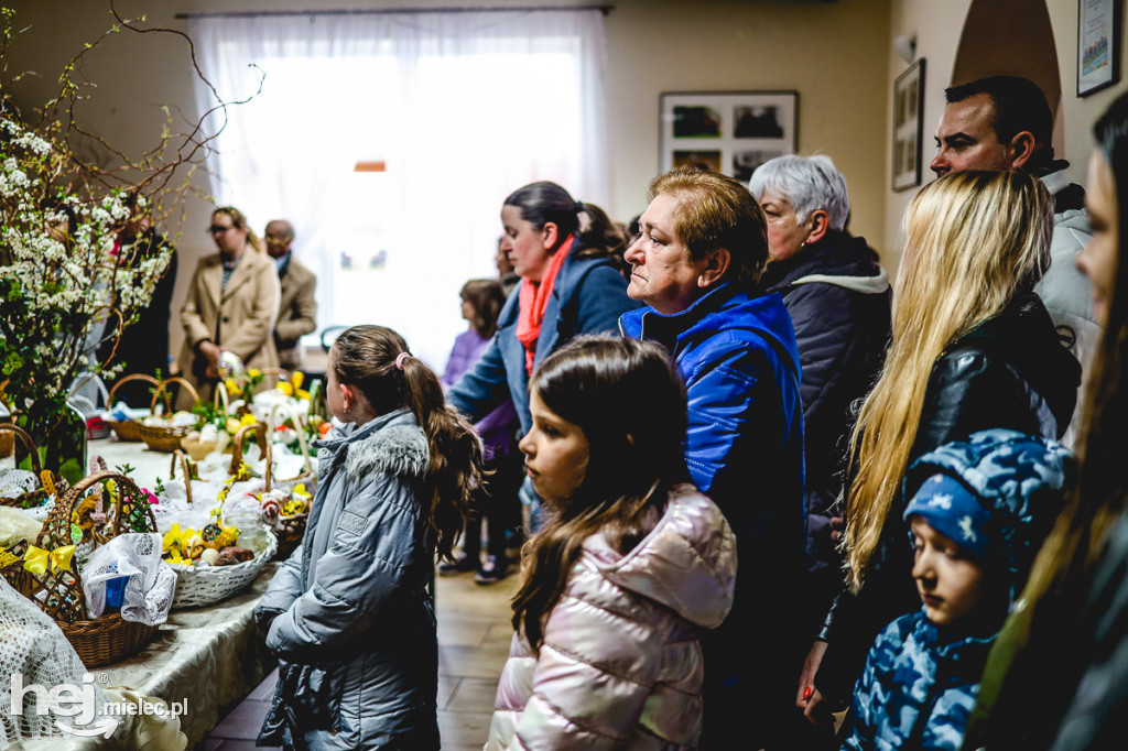 Tradycyjne święcenie pokarmów w Złotnikach