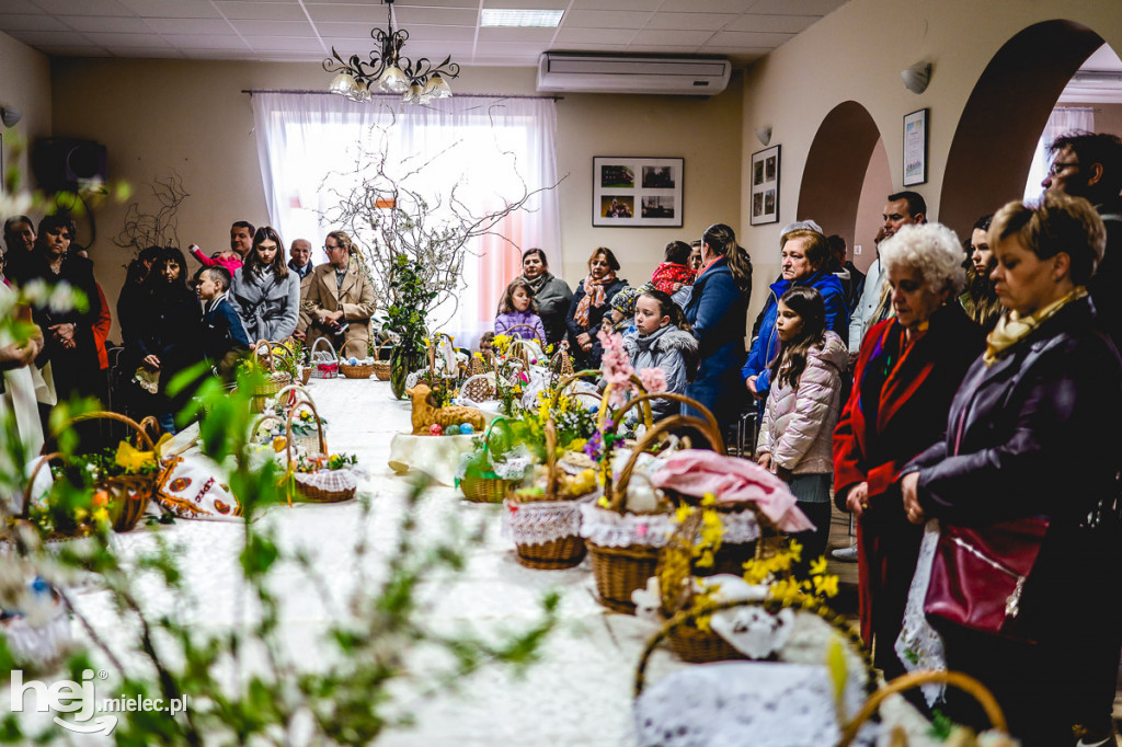 Tradycyjne święcenie pokarmów w Złotnikach