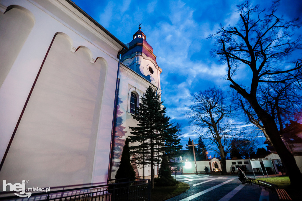 Wielka Sobota: Liturgia Światła w Bazylice w Mielcu