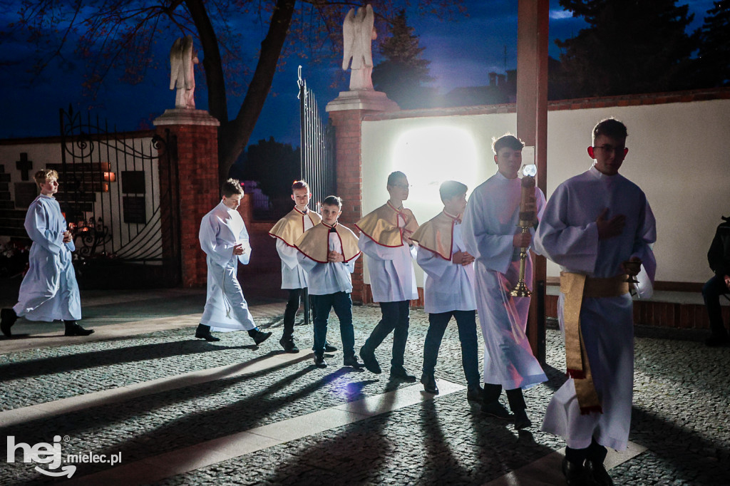 Wielka Sobota: Liturgia Światła w Bazylice w Mielcu