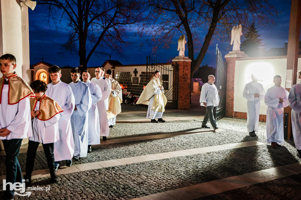 Wielka Sobota: Liturgia Światła w Bazylice w Mielcu