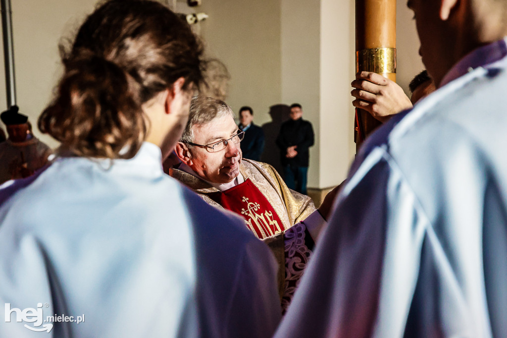 Wielka Sobota: Liturgia Światła w Bazylice w Mielcu