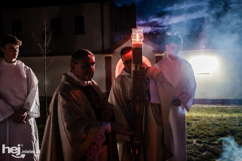 Wielka Sobota: Liturgia Światła w Bazylice w Mielcu