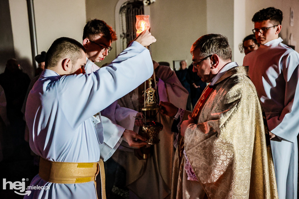 Wielka Sobota: Liturgia Światła w Bazylice w Mielcu