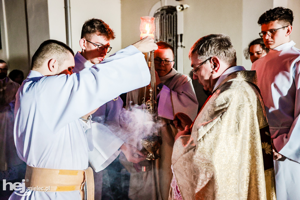 Wielka Sobota: Liturgia Światła w Bazylice w Mielcu