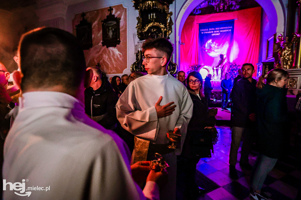 Wielka Sobota: Liturgia Światła w Bazylice w Mielcu
