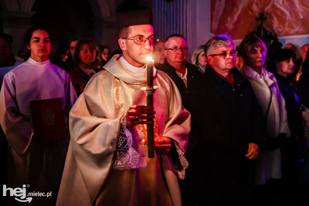 Wielka Sobota: Liturgia Światła w Bazylice w Mielcu