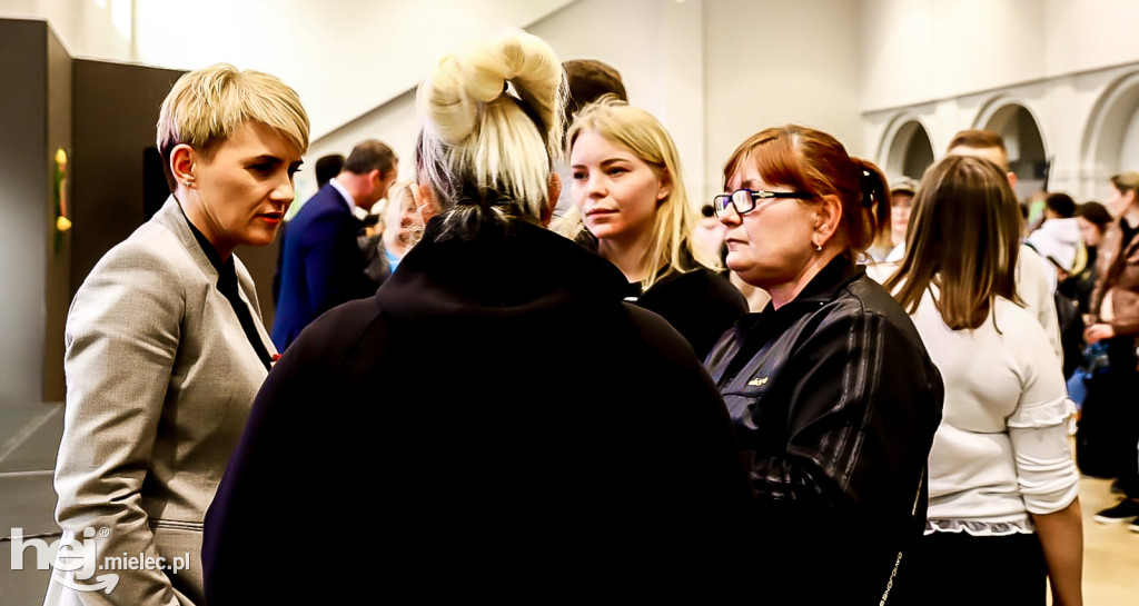 Urzędnicy zaprosili uchodźców na wielkanocne spotkanie