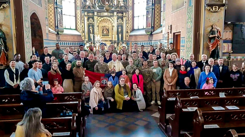 Wielkanocna modlitwa amerykańskich żołnierzy w Chorzelowie
