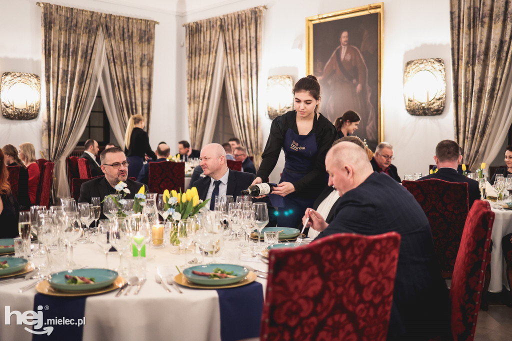 O winach i kolacji degustacyjnej na Zamku Baranów Sandomierski