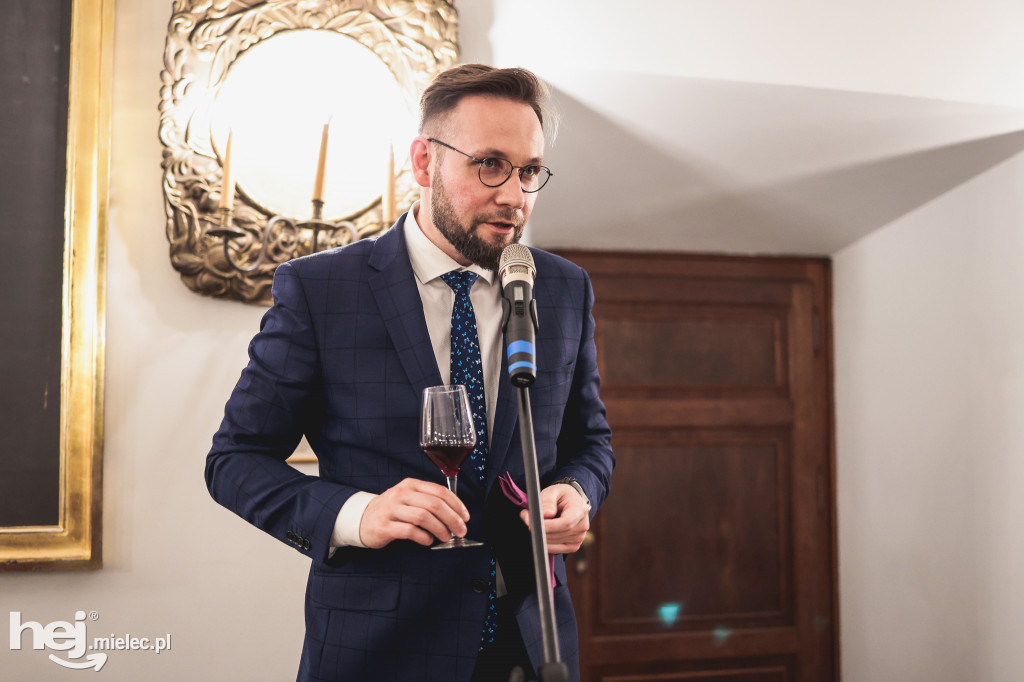 O winach i kolacji degustacyjnej na Zamku Baranów Sandomierski