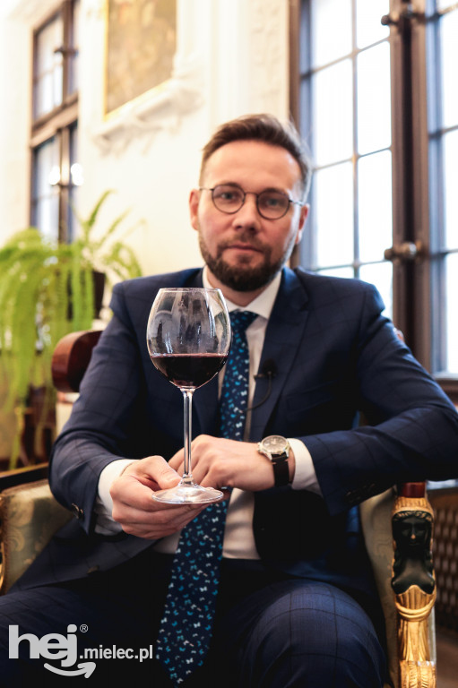 O winach i kolacji degustacyjnej na Zamku Baranów Sandomierski