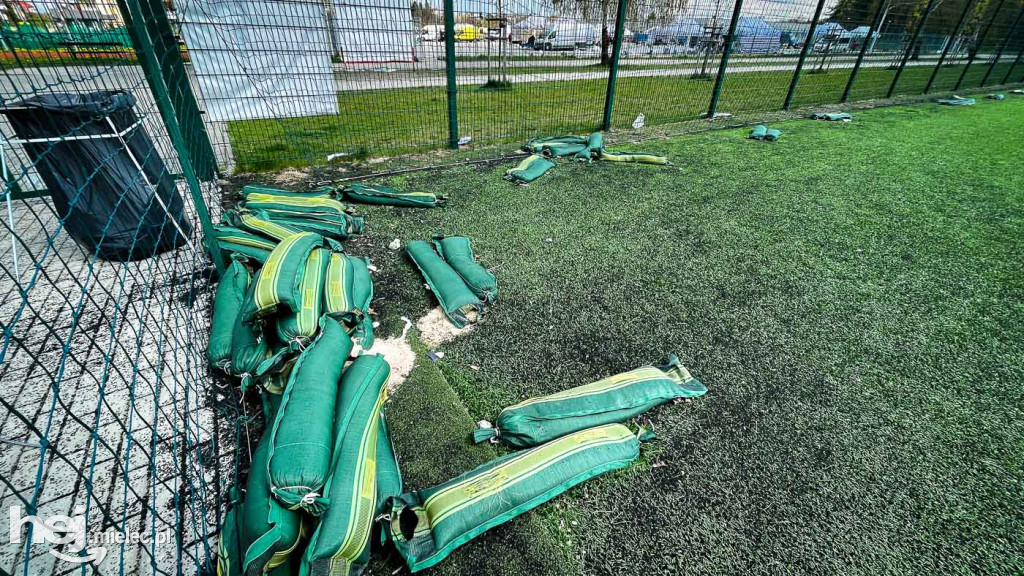 Radni alarmują ws. budowy balonu na błoniach