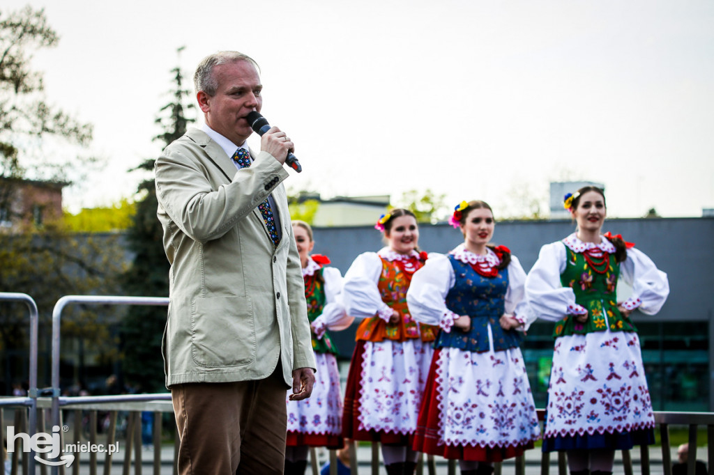 Majówka na ludowo na Górce Cyranowskiej