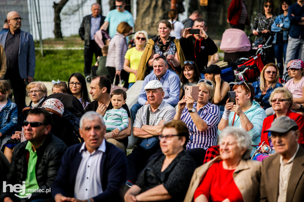 Majówka na ludowo na Górce Cyranowskiej