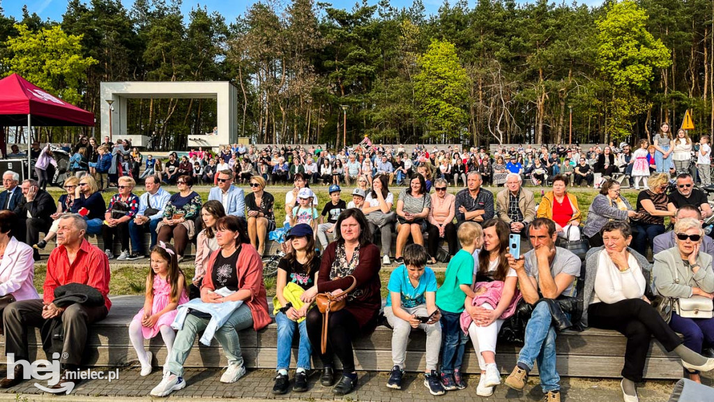 Majówka na ludowo na Górce Cyranowskiej