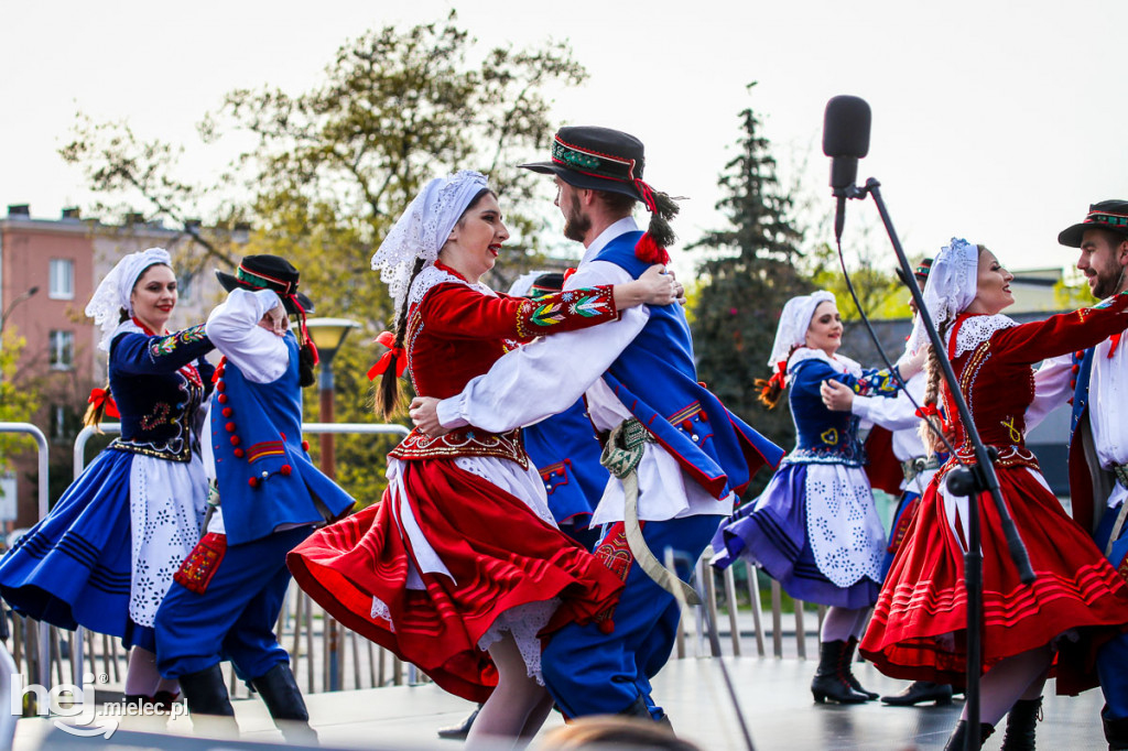 Majówka na ludowo na Górce Cyranowskiej