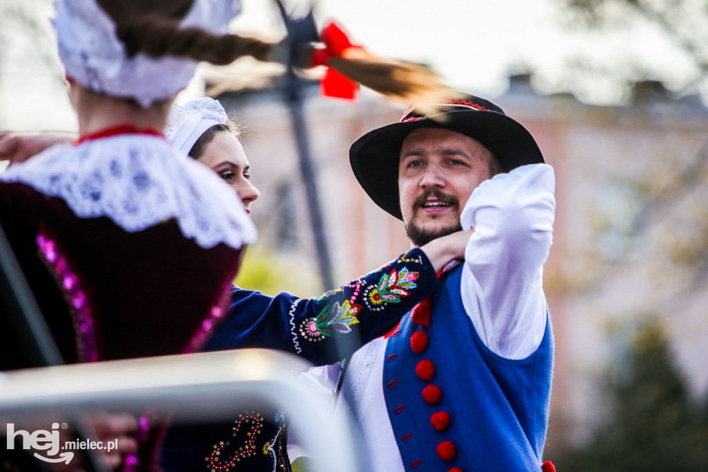 Majówka na ludowo na Górce Cyranowskiej