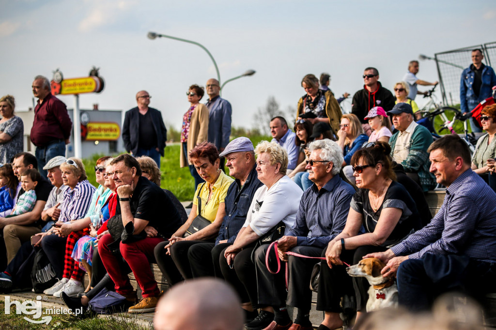 Majówka na ludowo na Górce Cyranowskiej
