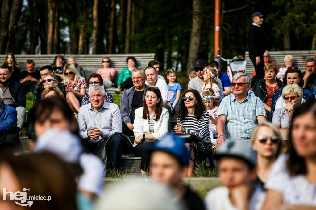 Majówka na ludowo na Górce Cyranowskiej