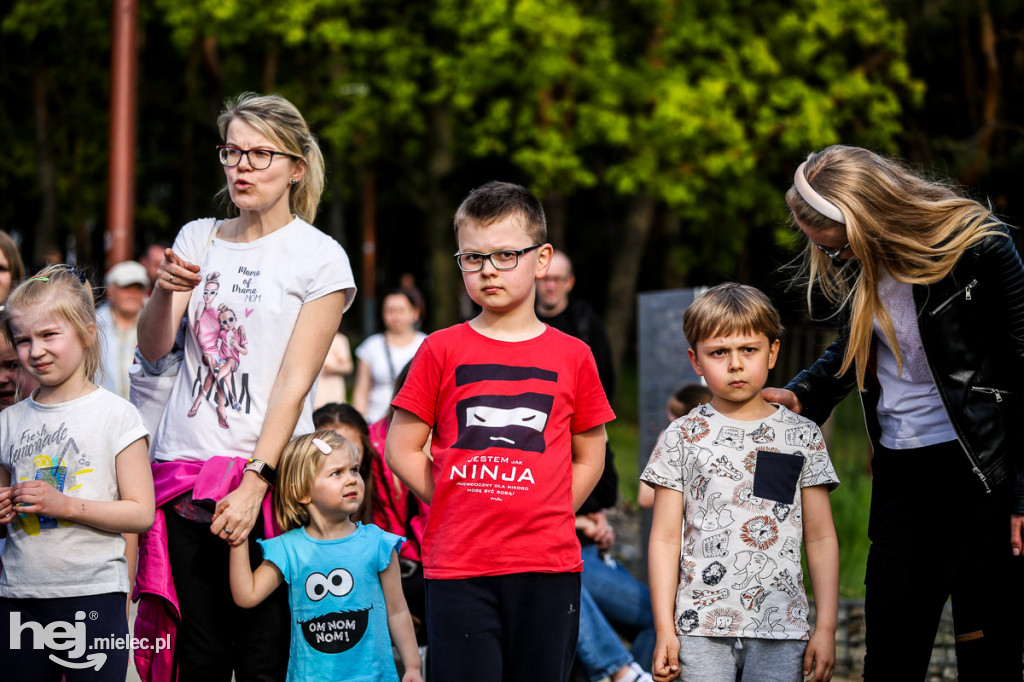 Majówka na ludowo na Górce Cyranowskiej