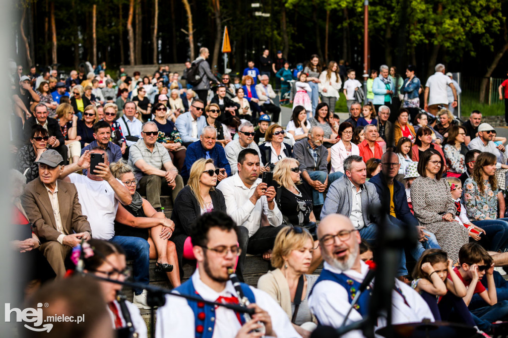 Majówka na ludowo na Górce Cyranowskiej