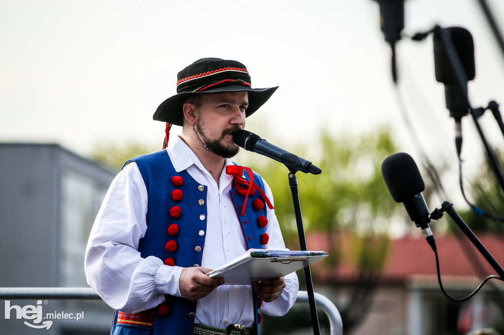 Majówka na ludowo na Górce Cyranowskiej