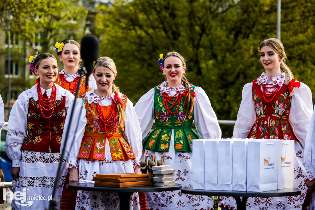 Majówka na ludowo na Górce Cyranowskiej